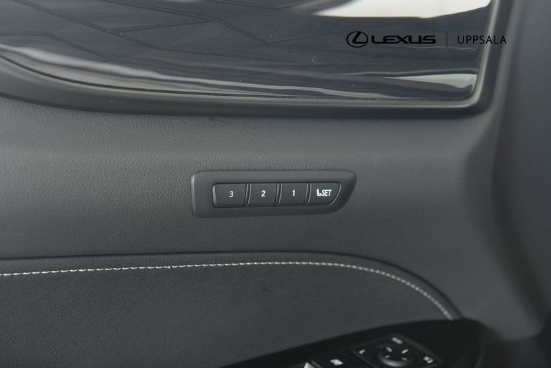 Lexus NX bild 14