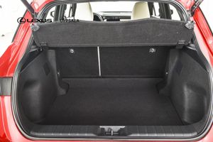 Lexus LBX bild 9