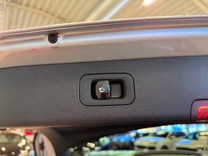 Mercedes E300 bild 8