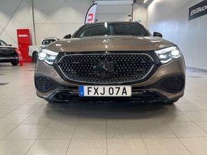 Mercedes E300 bild 4