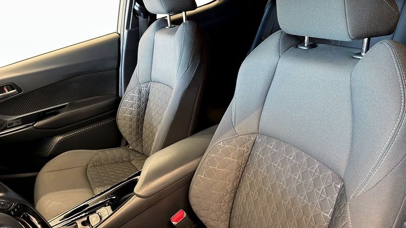 Toyota C-HR bild 8