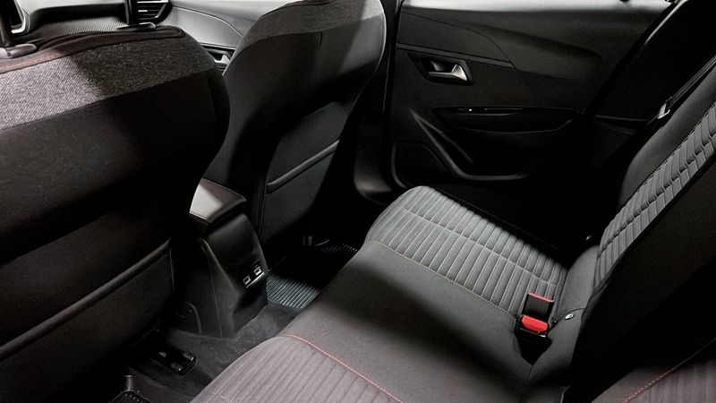Peugeot e-208 bild 11