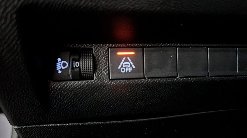Peugeot e-208 bild 21