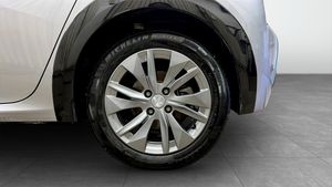 Peugeot e-208 bild 6