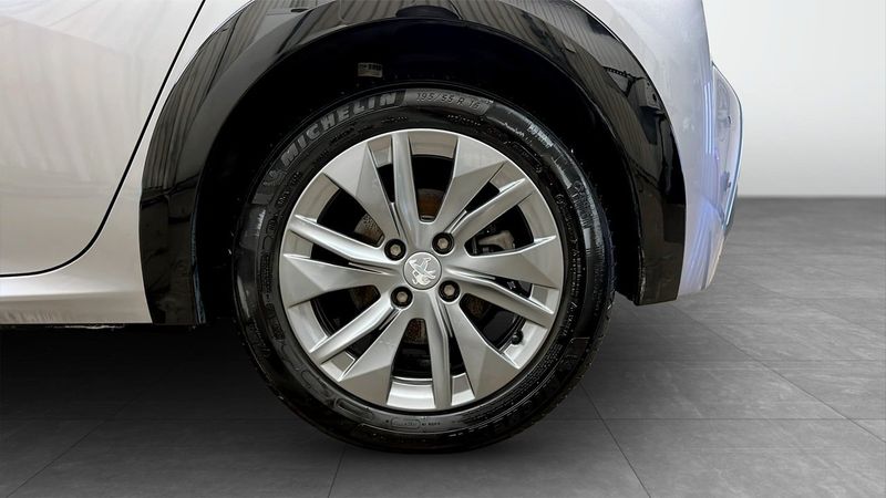 Peugeot e-208 bild 6