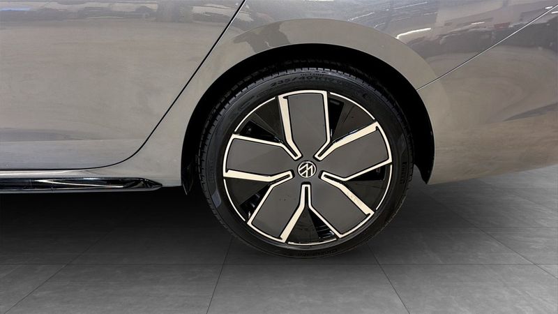 Volkswagen Passat bild 6