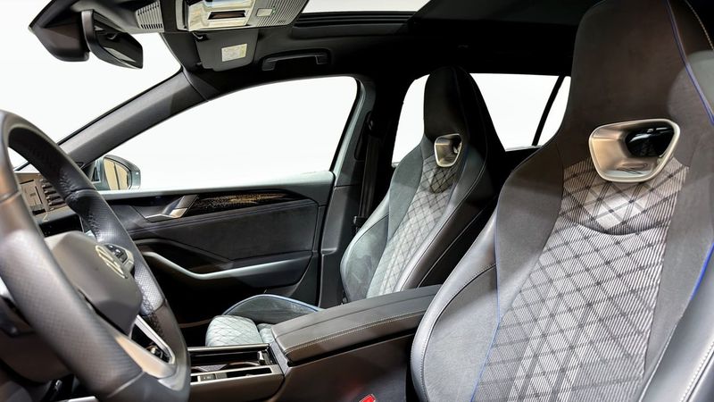 Volkswagen Passat bild 8