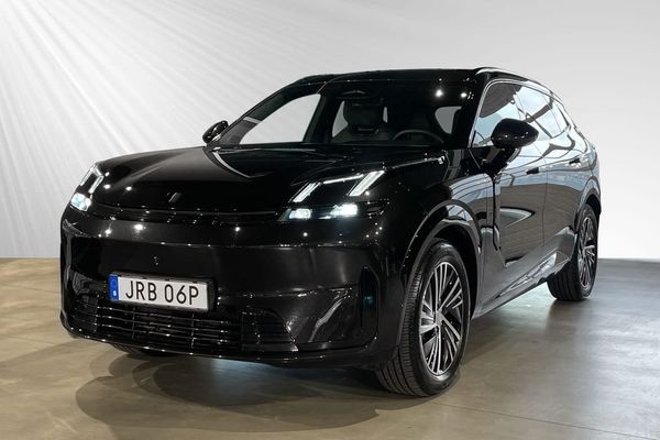 Lynk & Co 08 Core PHEV- Privatleasing 4 995 kr /mån - 2025