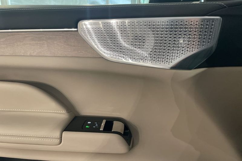 Volvo ES90 bild 14
