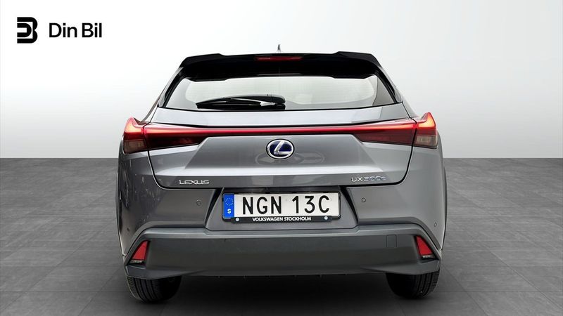 Lexus UX bild 5
