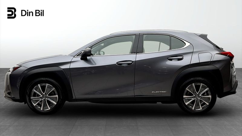Lexus UX bild 2