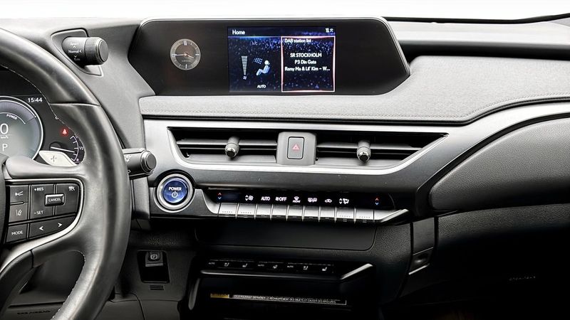 Lexus UX bild 9