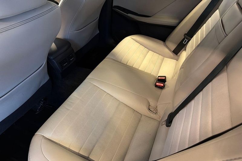 Lexus IS bild 18