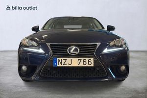 Lexus IS bild 2