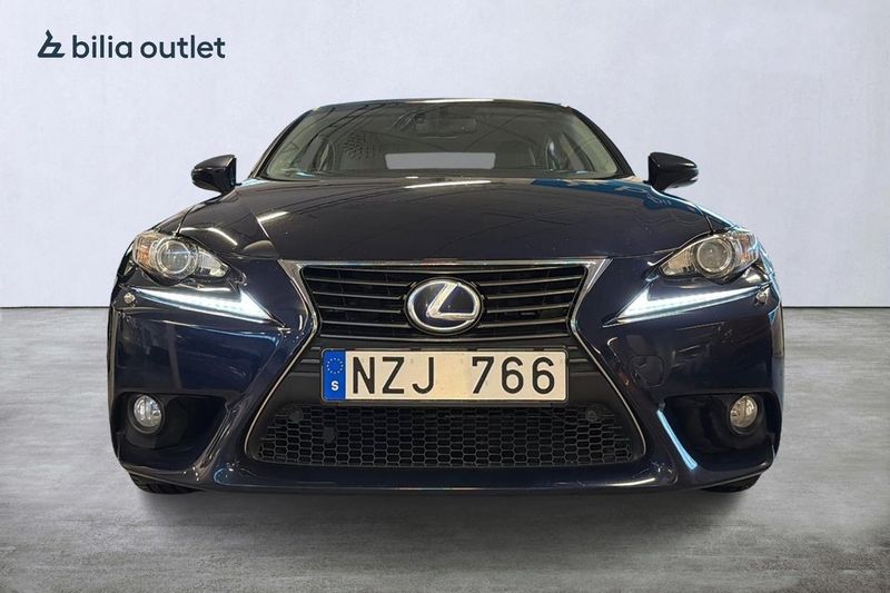 Lexus IS bild 2