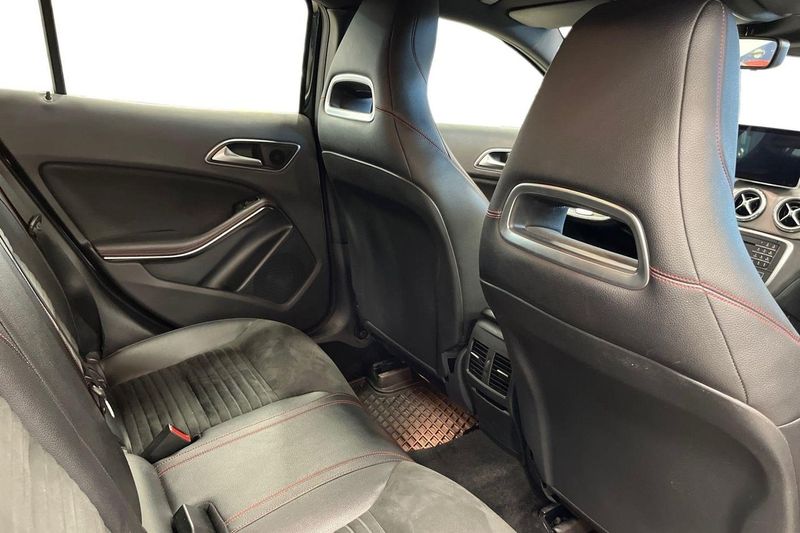 Mercedes GLA200 bild 17