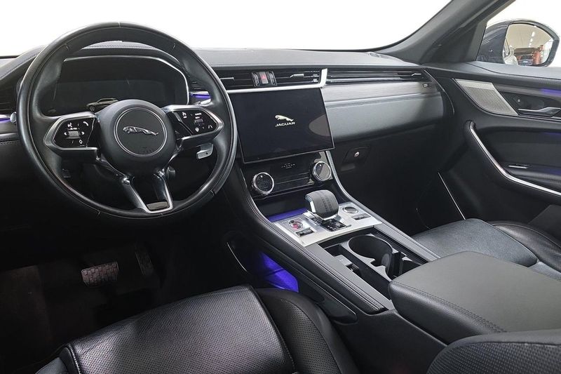 Jaguar F-Pace bild 11