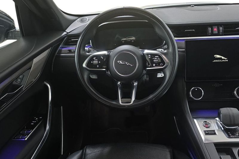 Jaguar F-Pace bild 12