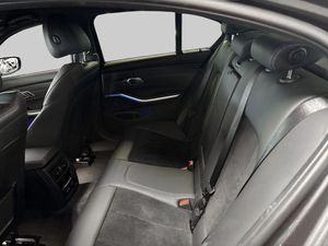 BMW 330 bild 10