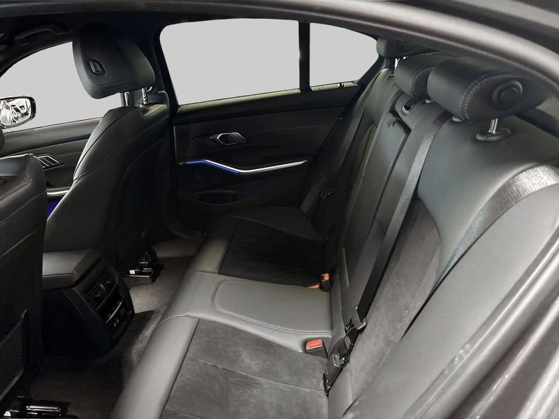BMW 330 bild 10
