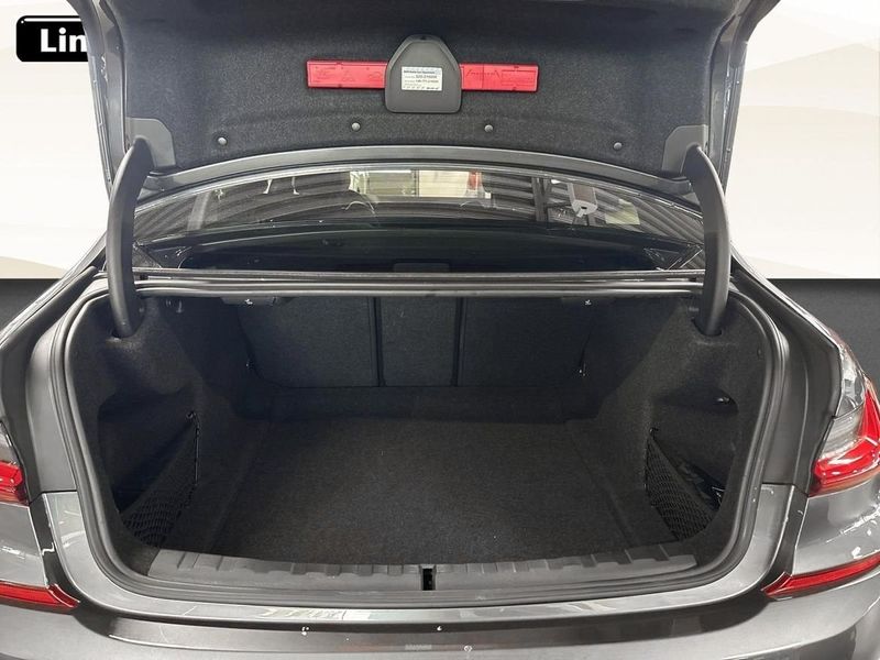 BMW 330 bild 12
