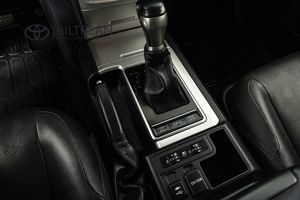 Toyota Land Cruiser bild 13