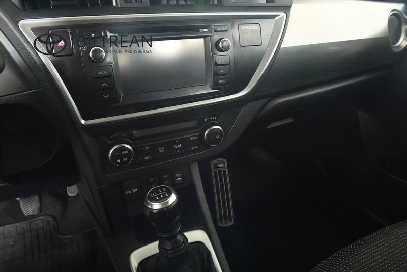 Toyota Auris bild 13