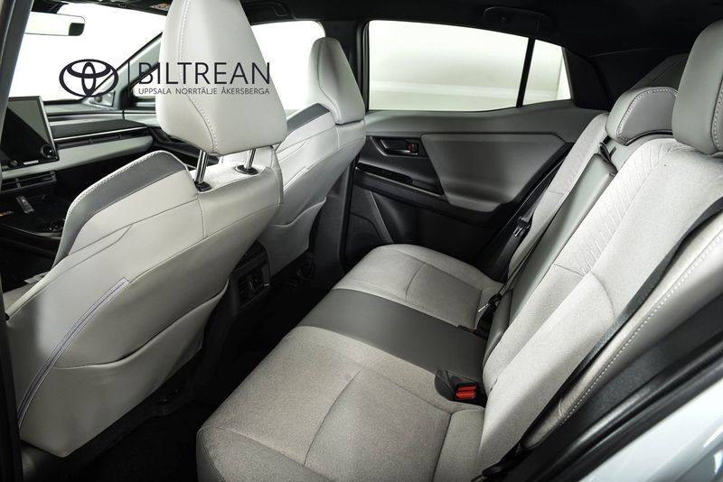 Toyota C-HR+ bild 8
