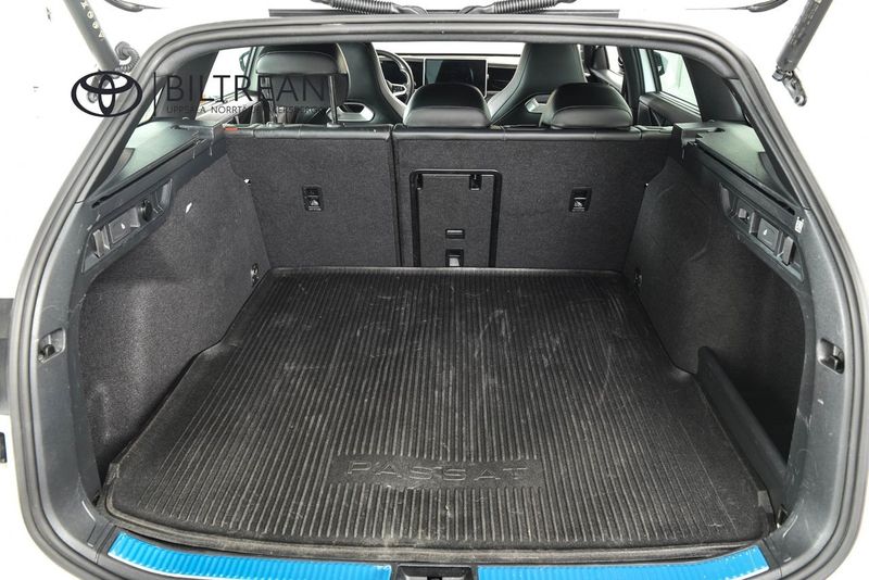 Volkswagen Passat bild 8