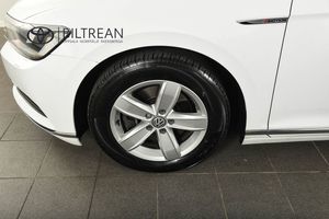 Volkswagen Passat bild 21