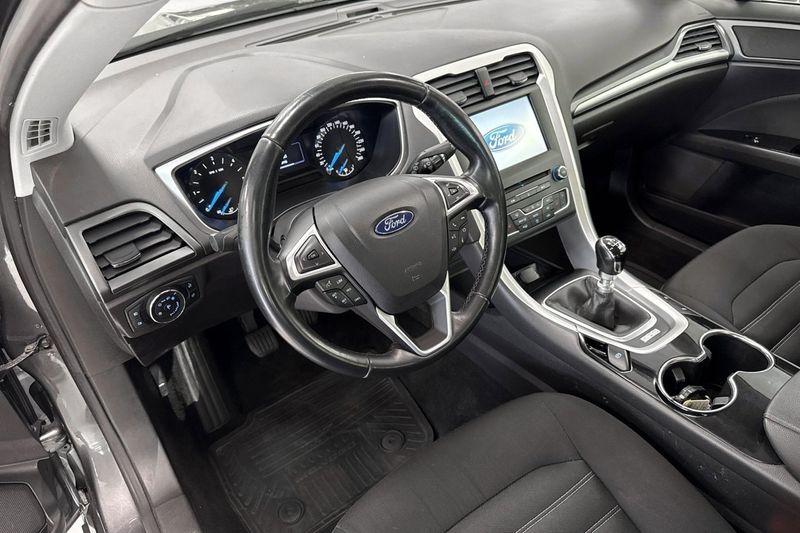 Ford Mondeo bild 8