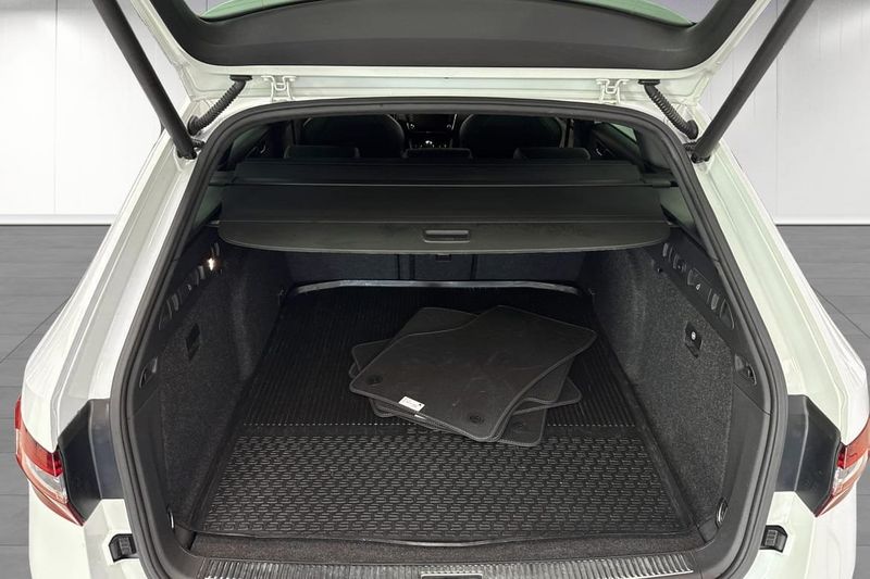 Skoda Superb bild 8