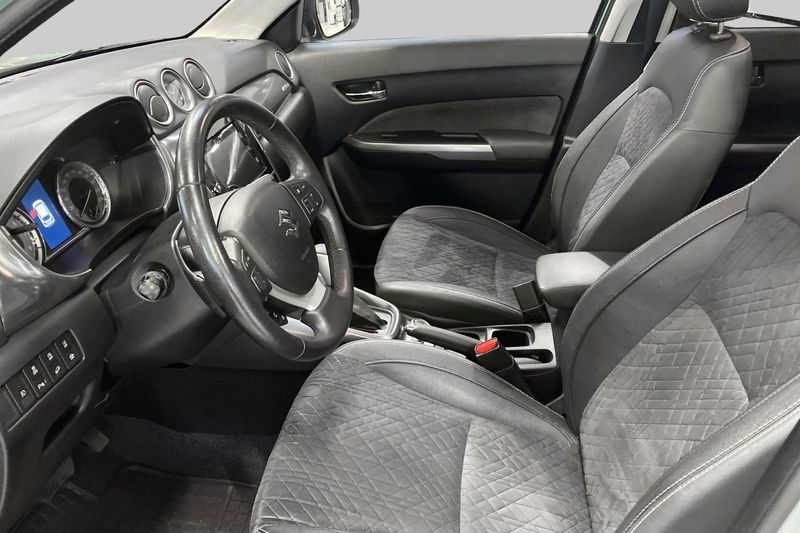 Suzuki Vitara bild 8
