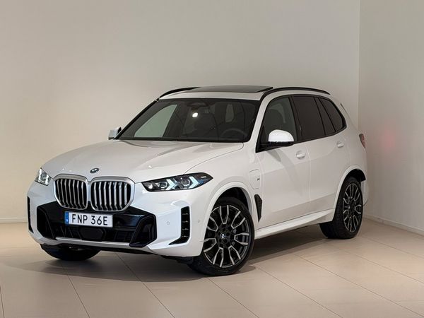 BMW X5 xDrive 50e, M-Sport-Business Ed, Panorama, Komfortstol - 2026