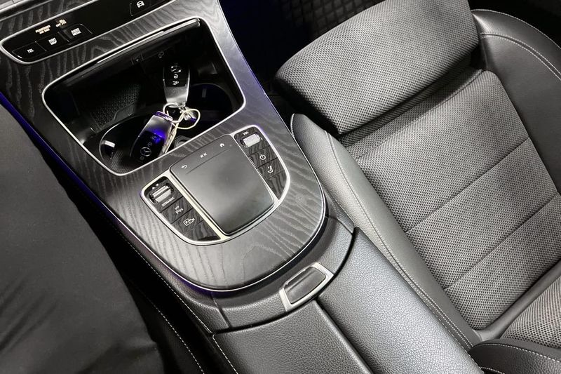Mercedes E300 bild 11