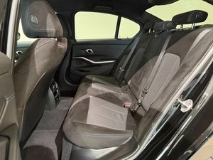 BMW 330 bild 7