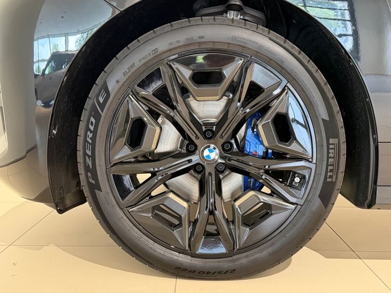 BMW iX bild 3