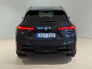 BMW iX bild 14