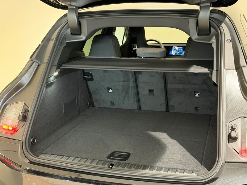 BMW iX bild 12