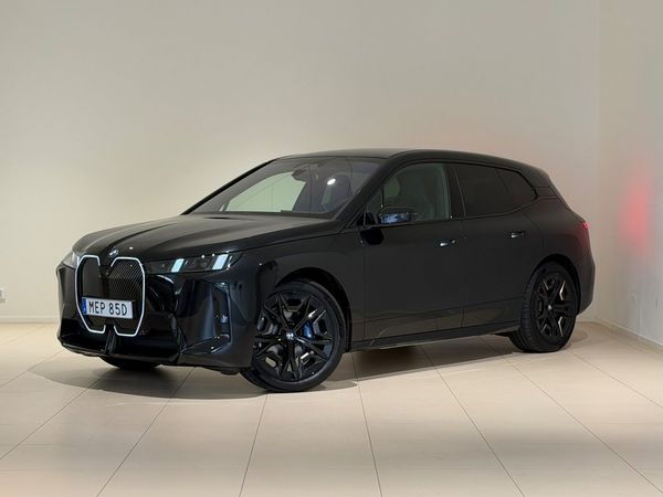BMW iX xDrive60, Panorama, Driving Pro, Parking Pro, Drag, HK - 2026