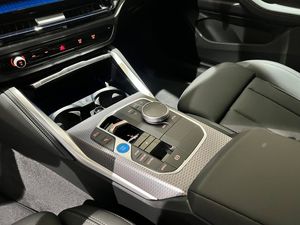BMW i4 bild 5