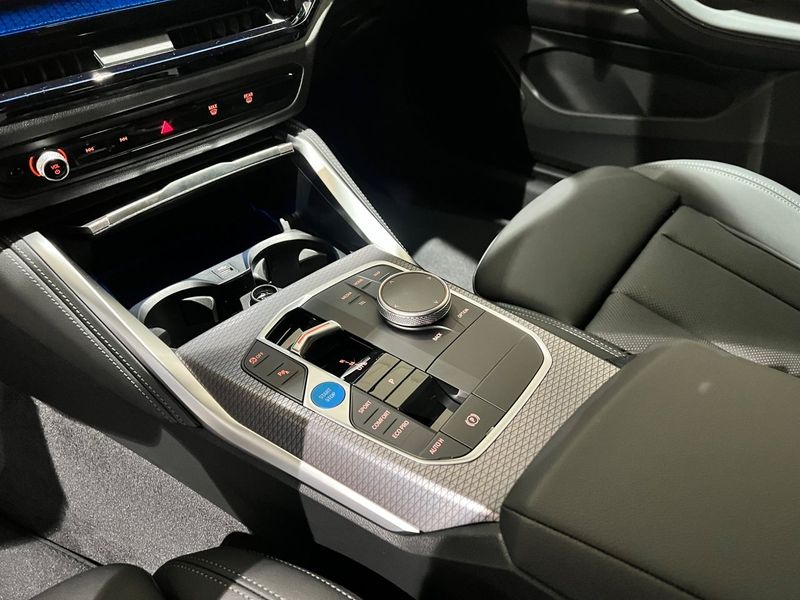 BMW i4 bild 5