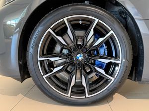 BMW i4 bild 3