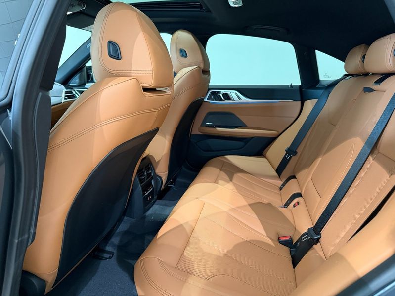 BMW i4 bild 8