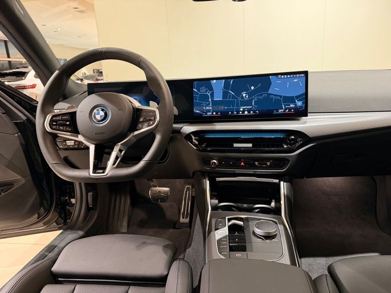 BMW 330 bild 8