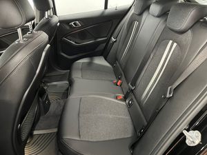 BMW 118 bild 24