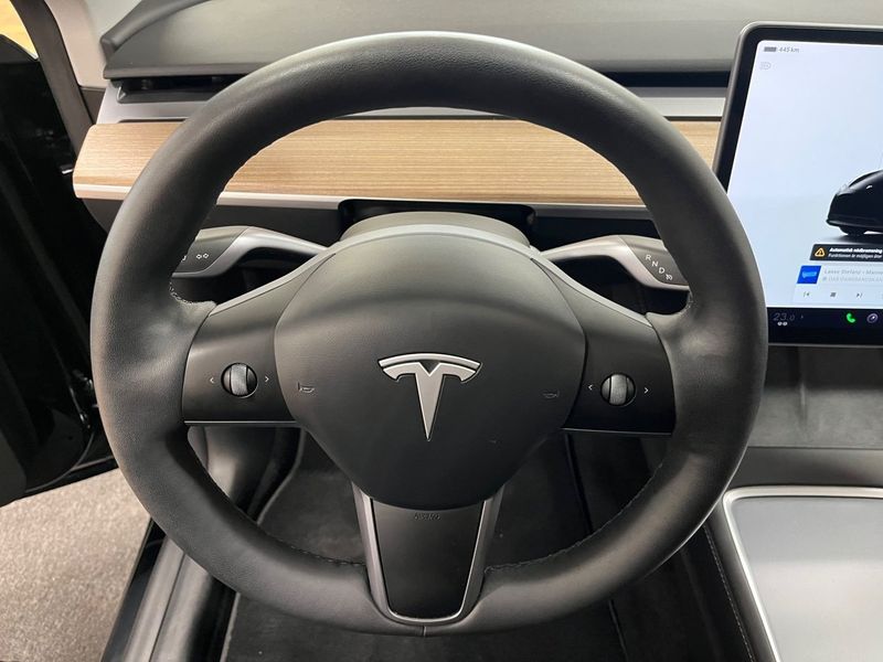 Tesla Model Y bild 13