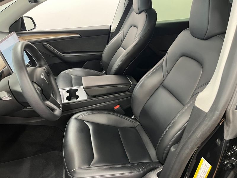 Tesla Model Y bild 10