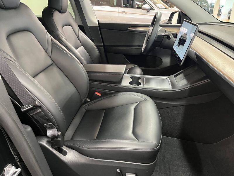 Tesla Model Y bild 18