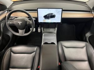Tesla Model Y bild 14